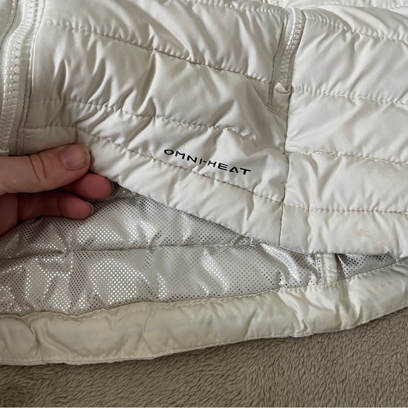 Columbia Women's cream-White Quilted Vest omniheat - Picture 3 of 14